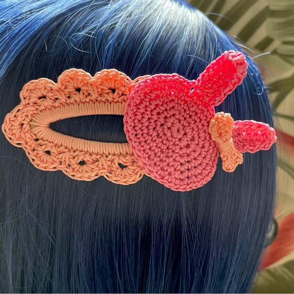 CROCHETED BUNNY SNAP CLIP: PINK/ PEACH - Picture 2 of 4